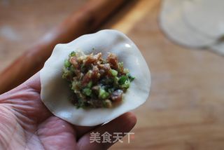 既要留住菜汁,还要保证饺子馅不出水的秘笈——【芹香水饺】的做法步骤:10