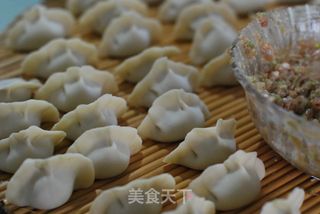 既要留住菜汁,还要保证饺子馅不出水的秘笈——【芹香水饺】的做法步骤:11