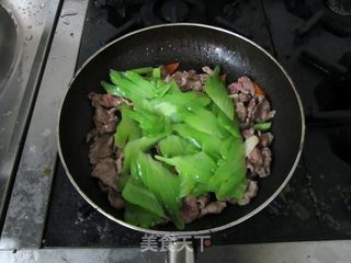 苦瓜炒牛肉的做法步骤:5