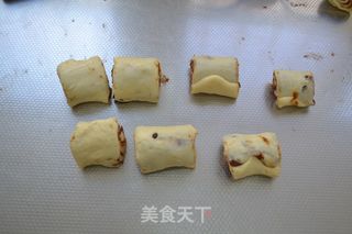 接着用“饭盒”做面包【豆沙面包卷】的做法步骤：10