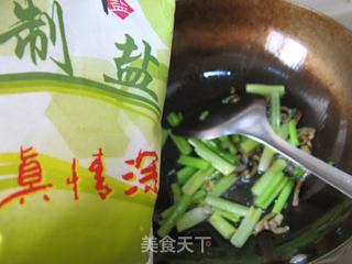 芹菜炒海蜇的做法步骤：6