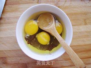 杭椒蛋炒蟹籽酱的做法步骤:2