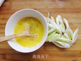 葱香蟹籽酱的做法步骤:2