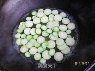 丝瓜粉丝蛋花汤的做法步骤:5