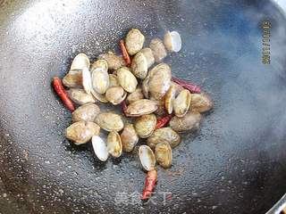 沙茶酱炒花蛤的做法步骤:6