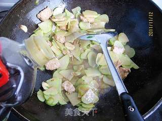 佛手瓜炒肉片的做法步骤:10
