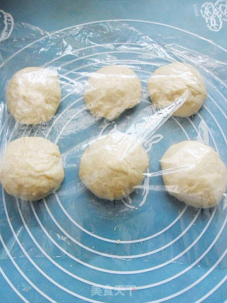 【食尚擂台烘培专区】迷你肠仔包的做法步骤:9