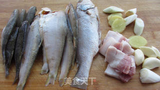 烧海杂鱼贴饼子的做法步骤:2