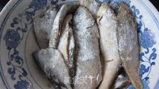 烧海杂鱼贴饼子的做法步骤:5