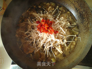 酸菜烩肥牛的做法步骤:5