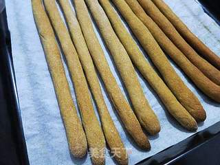 全麦面包条的做法步骤:7