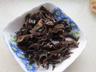 金针菇黑木耳炒肉丝的做法步骤:4