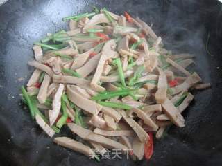 双椒炒面筋的做法步骤:8