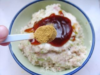 冬天里春意盎然的饺子——翡翠藕香鲜肉饺的做法步骤:4