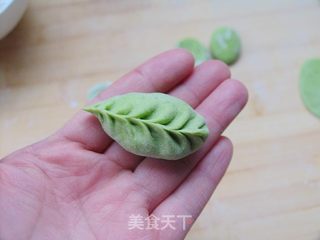 冬天里春意盎然的饺子——翡翠藕香鲜肉饺的做法步骤:14