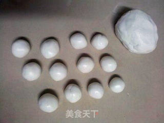 奶香芝麻球的做法步骤:5