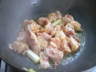 荤素搭配更健康——清烧毛豆鸡块的做法步骤：5