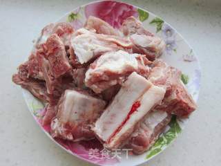 黄豆芽炖排骨的做法步骤:2