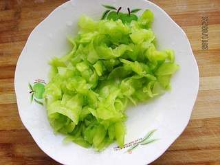 黄瓜炒鸡蛋的做法步骤:3