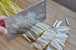 肉丝蒜黄的做法步骤:5