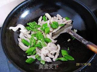 杭椒鸡柳的做法步骤:6