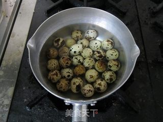 豉香虎皮鹌鹑蛋的做法步骤:2