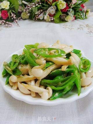 杭椒白玉菇的做法步骤:6