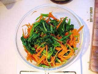 麻辣花生拌菠菜的做法步骤:7