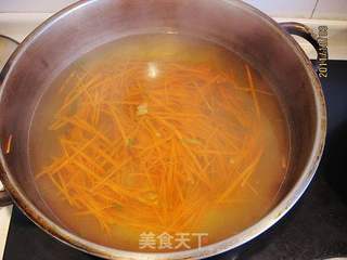 麻辣花生拌菠菜的做法步骤:3