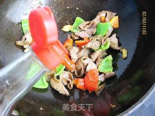 双椒护心肉的做法步骤:5