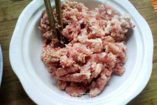 肉末蕃茄炒年糕的做法步骤:2