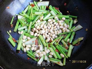 剁椒芹菜炒黄豆的做法步骤:6