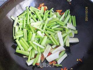 剁椒芹菜炒黄豆的做法步骤:5