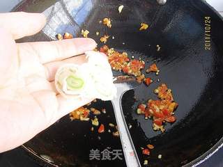 剁椒芹菜炒黄豆的做法步骤：4