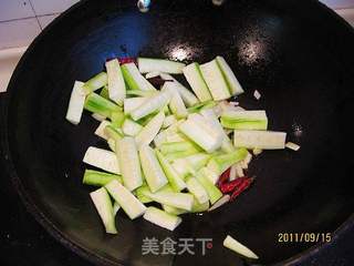 丝瓜炒豆干的做法步骤:5