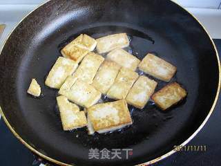 蒜黄蚝油豆腐的做法步骤:3