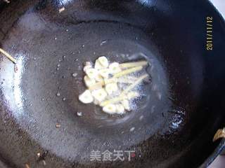 酱香油菜香菇的做法步骤:2
