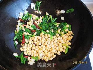 芹叶炒黄豆的做法步骤:8