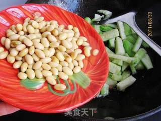 丝瓜黄豆的做法步骤:4