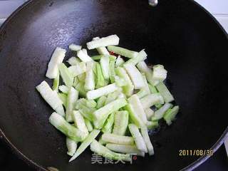 丝瓜黄豆的做法步骤:3