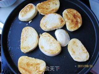 电饼铛烤馍片的做法步骤:6