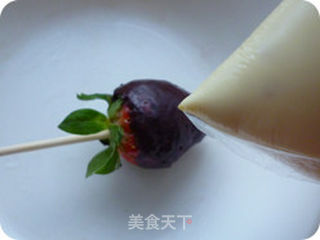 草莓巧克力棒棒糖的做法步骤:8