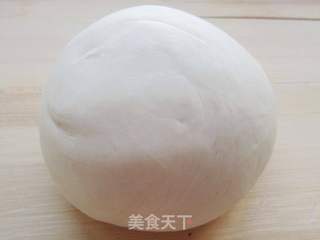 酸菜猪肉馅饼的做法步骤:2