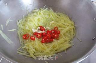 家常小炒 ------ 韭菜炒土豆丝的做法步骤:4