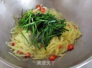 家常小炒 ------ 韭菜炒土豆丝的做法步骤:5