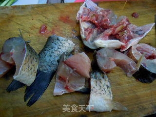 幸福滋味————【蔬菜耗油裹草鱼】的做法步骤:2