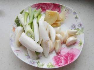 大盘鸡版的香辣鸡肉火锅的做法步骤:3