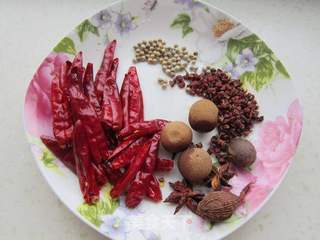 大盘鸡版的香辣鸡肉火锅的做法步骤:9