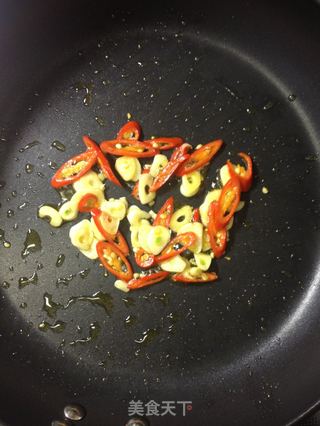 蒜椒意式黑珍珠面(系列之一)【传统的意式面】新鲜尝的做法步骤:7