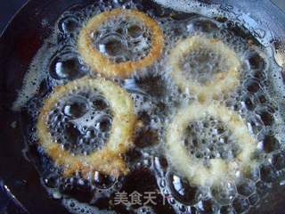 【食尚擂台西餐赛区】:人气小吃---炸洋葱圈的做法步骤:5